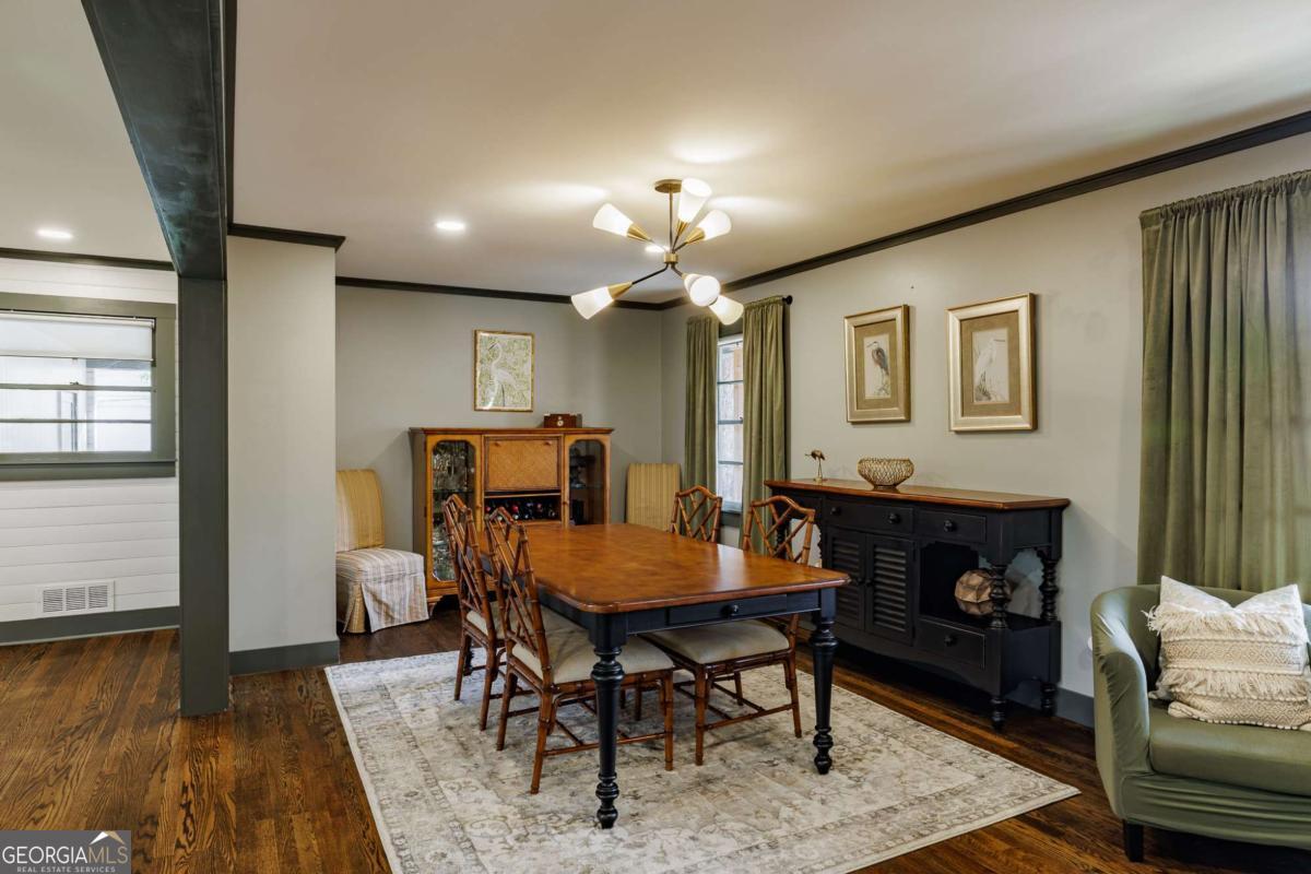 400 Greencrest Drive