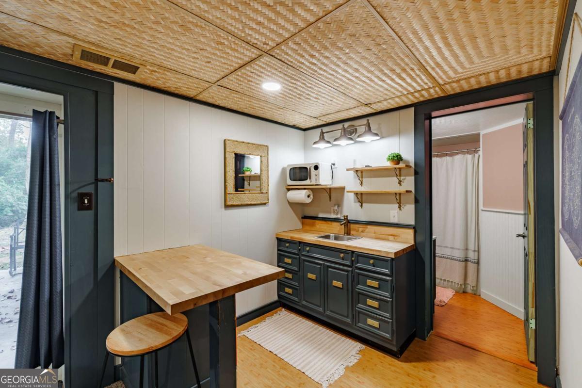 400 Greencrest Drive