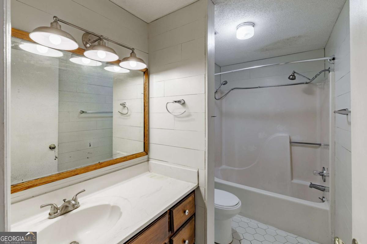 2505 Broad Street # 222