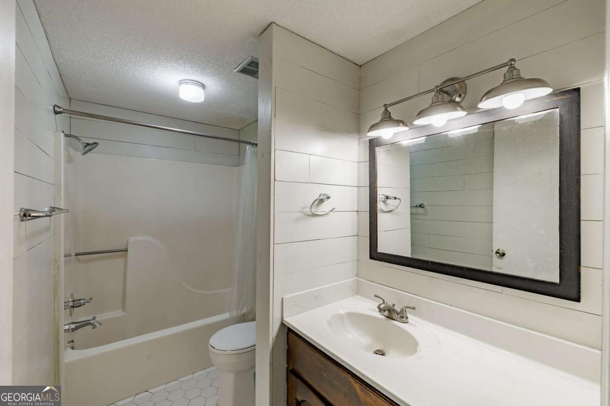 2505 Broad Street # 222