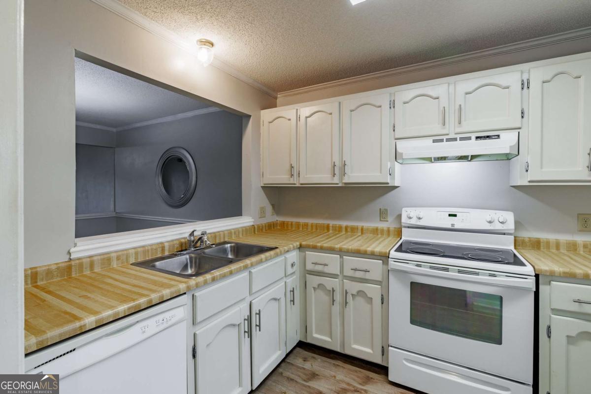 2505 Broad Street # 222