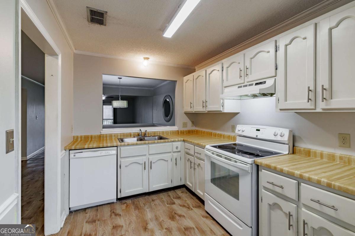 2505 Broad Street # 222