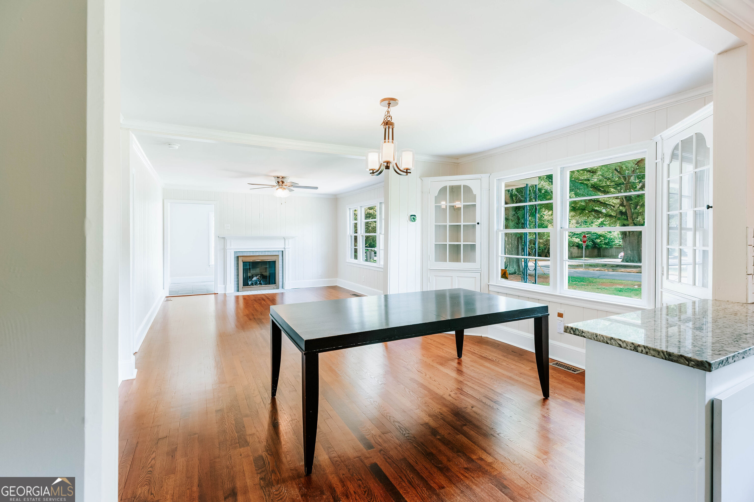 406 Sunset Drive