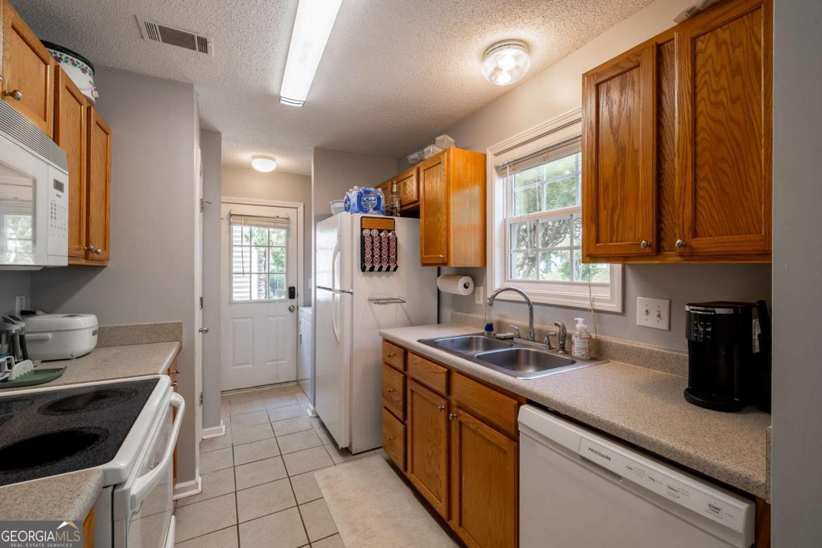 1305 Cedar Shoals Drive # 201