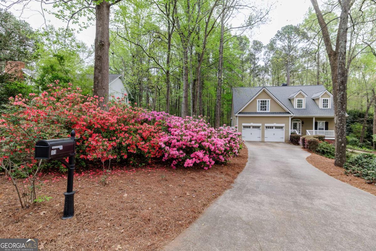 171 Rivercliff Drive
