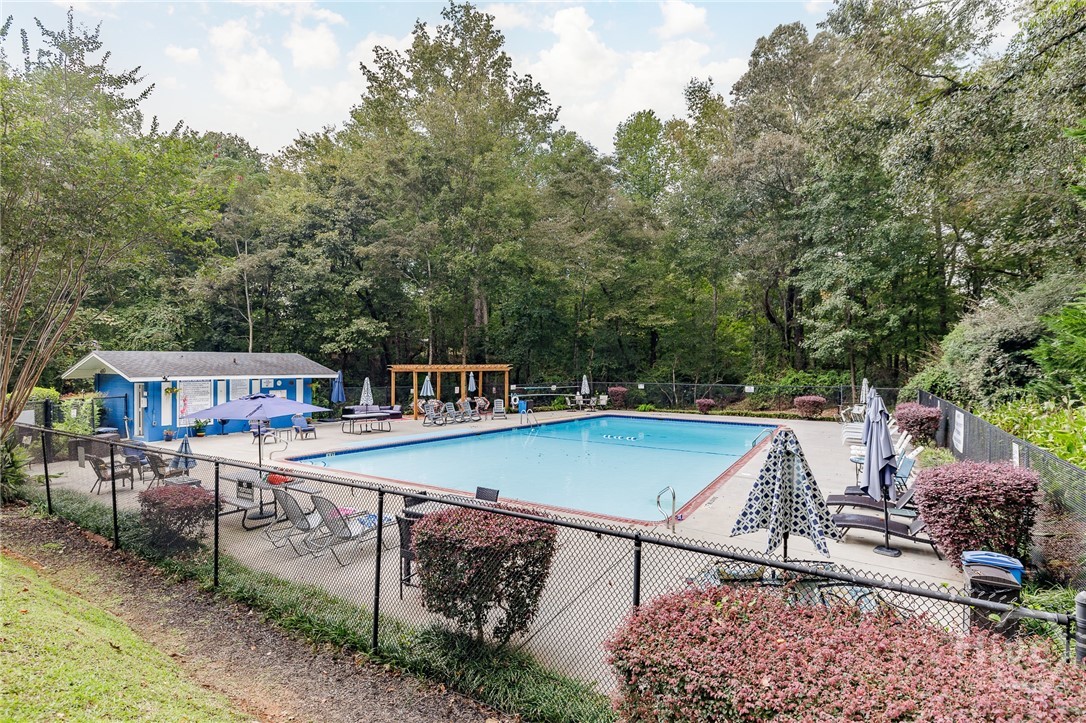 283 Lake Vista Way