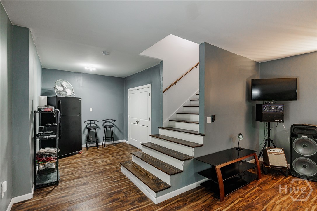 283 Lake Vista Way