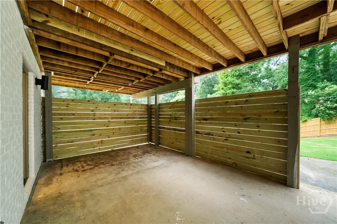 685 Pinecrest Drive