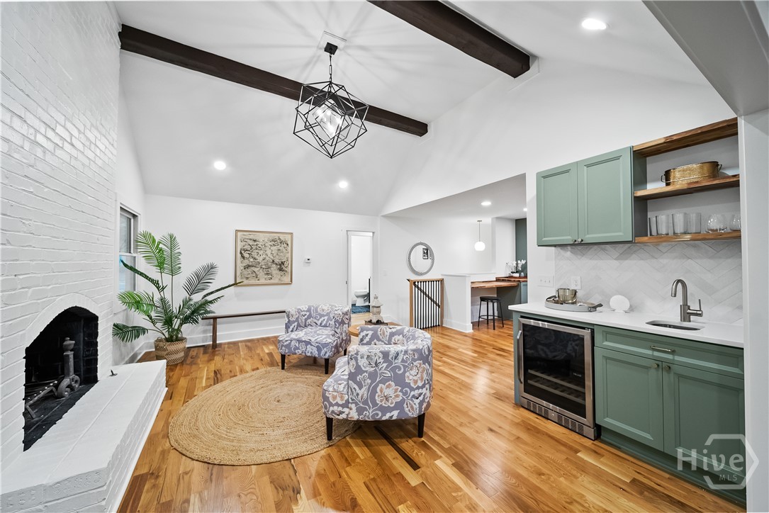 685 Pinecrest Drive