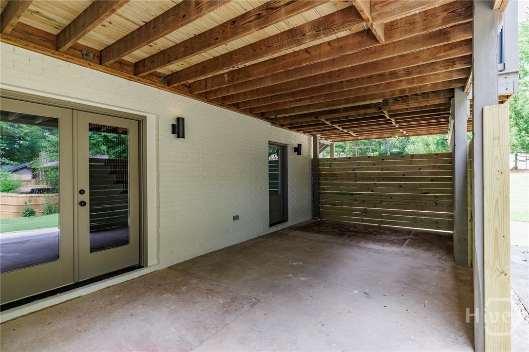 685 Pinecrest Drive