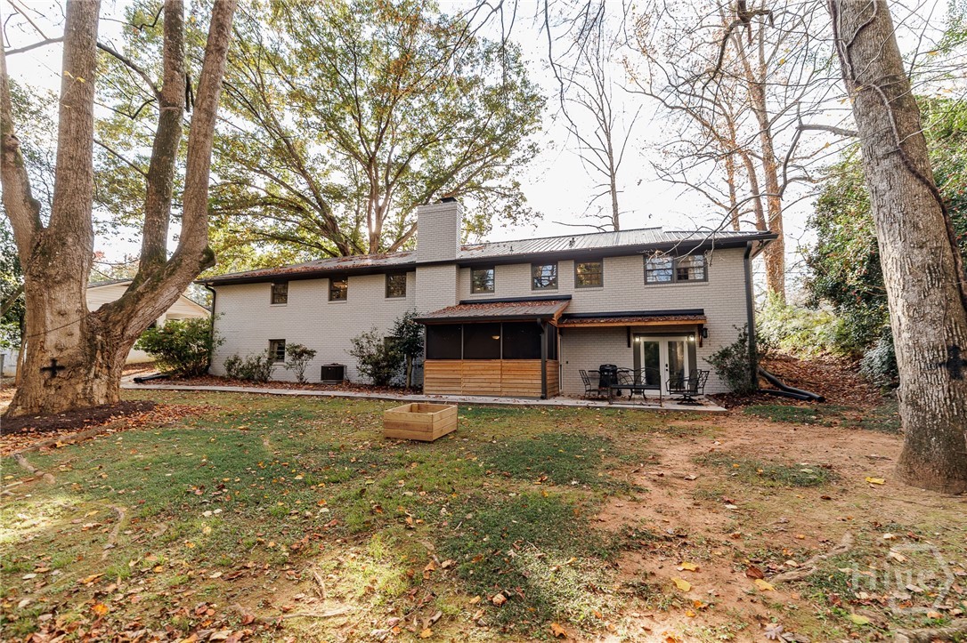 400 Greencrest Drive