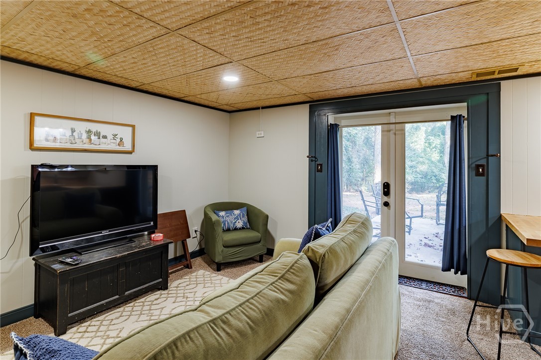 400 Greencrest Drive