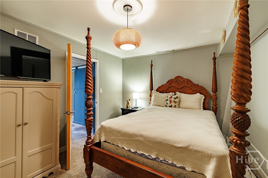 400 Greencrest Drive