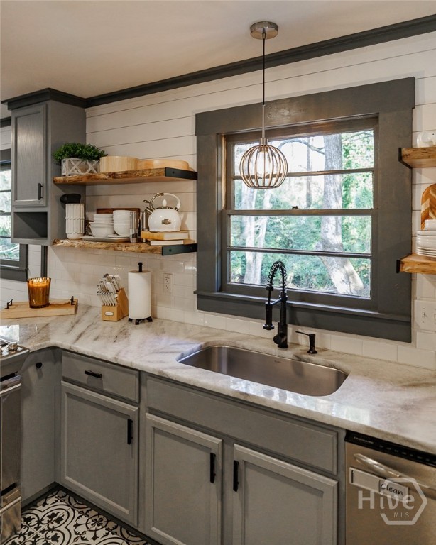 400 Greencrest Drive