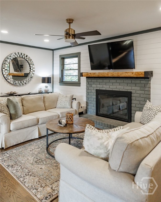 400 Greencrest Drive