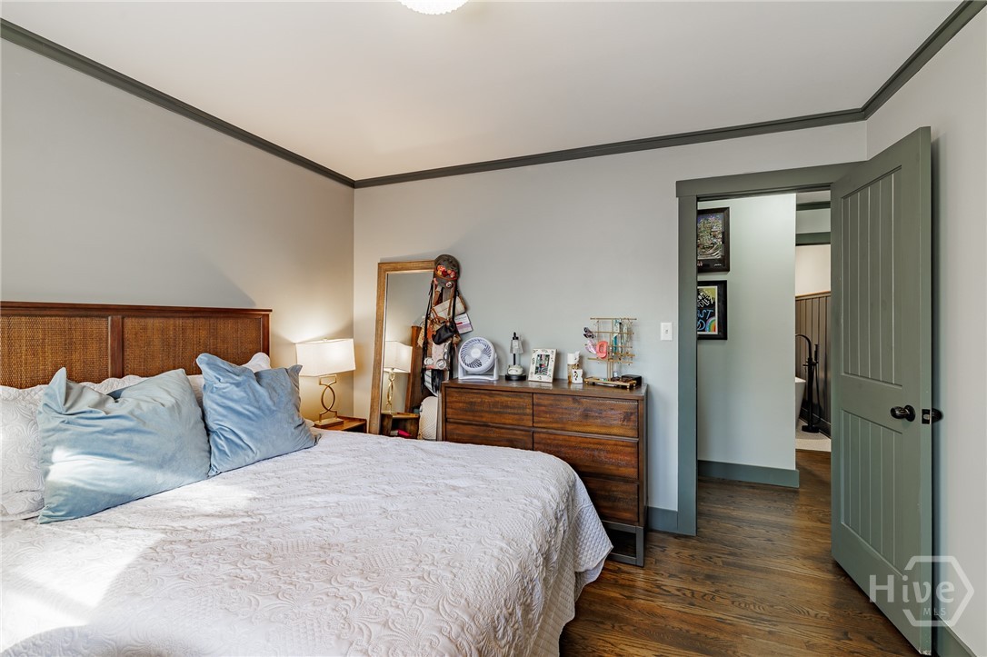 400 Greencrest Drive