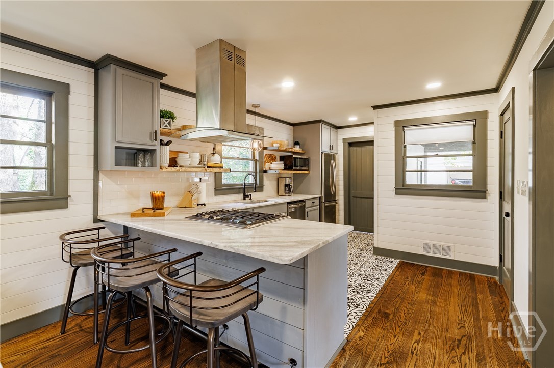 400 Greencrest Drive