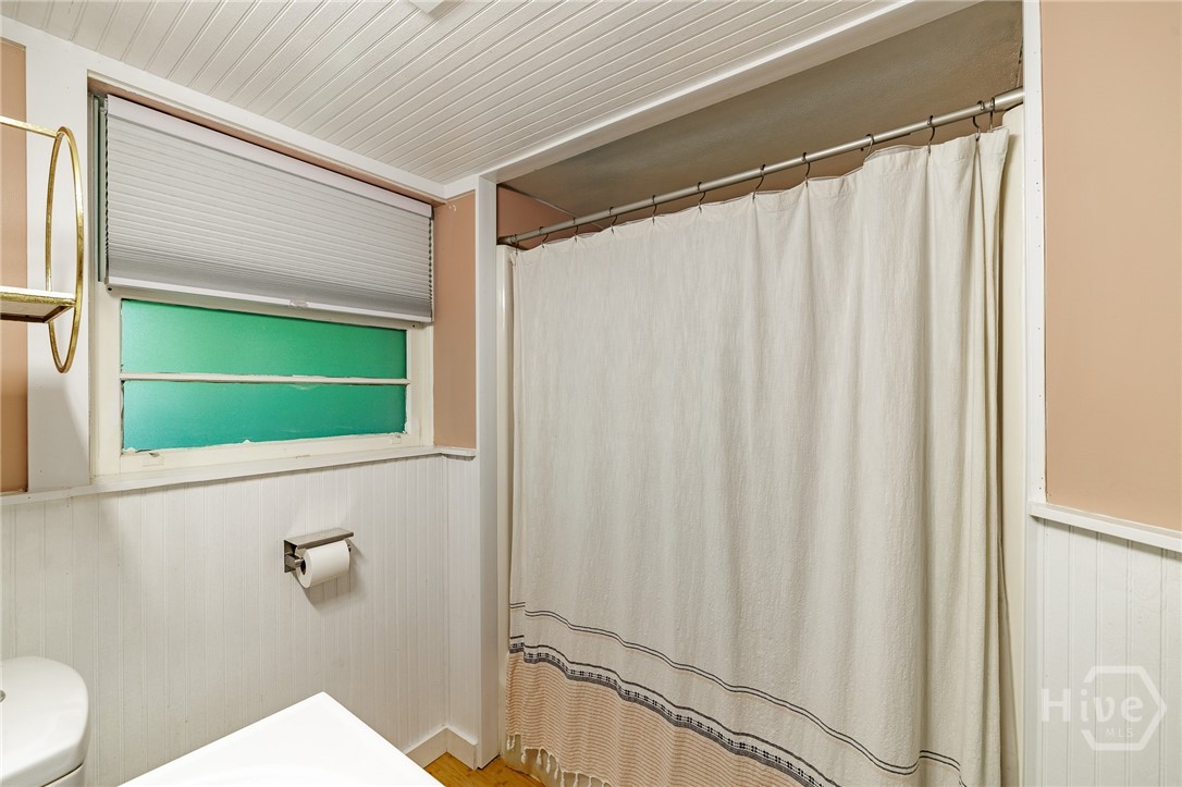 400 Greencrest Drive