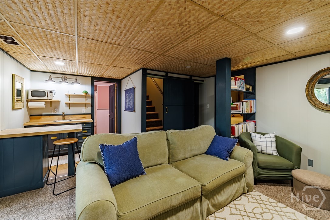 400 Greencrest Drive