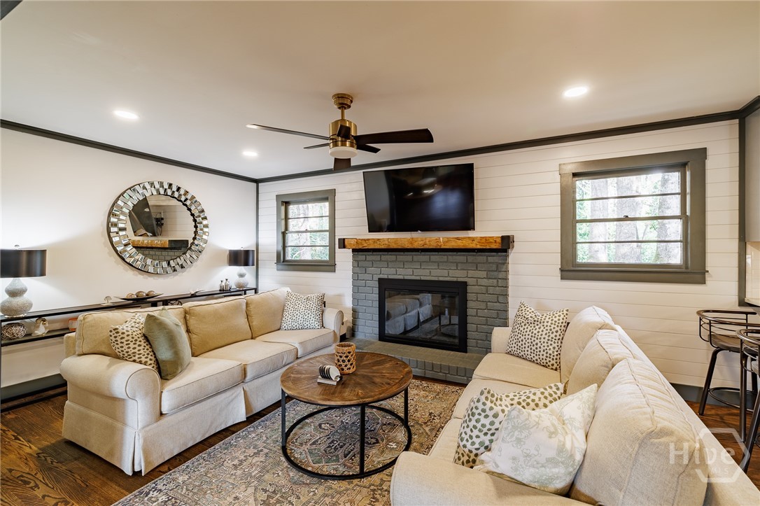 400 Greencrest Drive