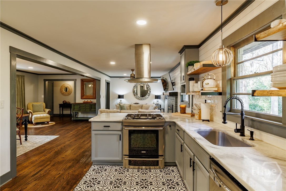 400 Greencrest Drive