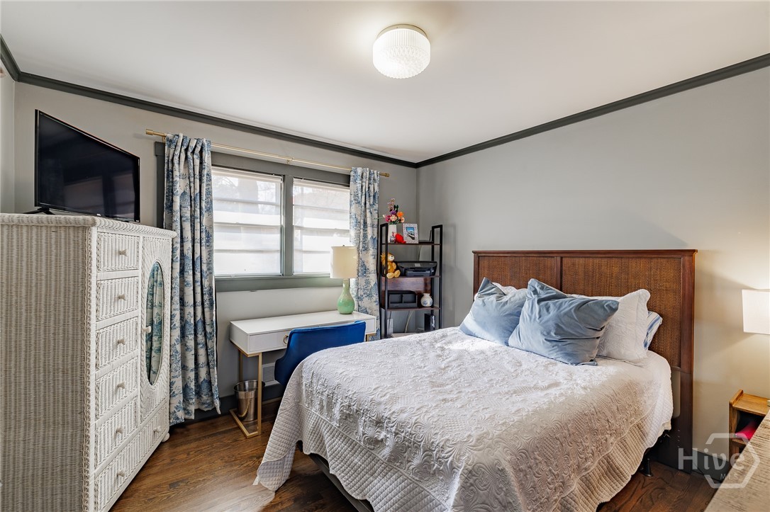 400 Greencrest Drive