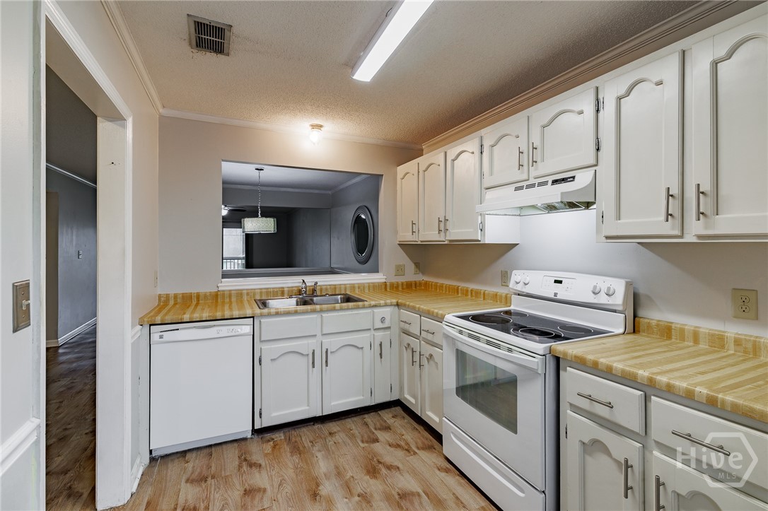 2505 W Broad Street 222