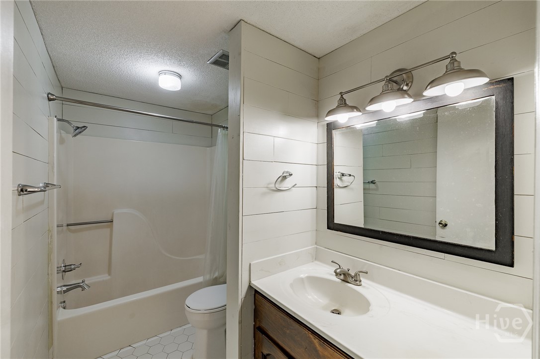 2505 W Broad Street 222