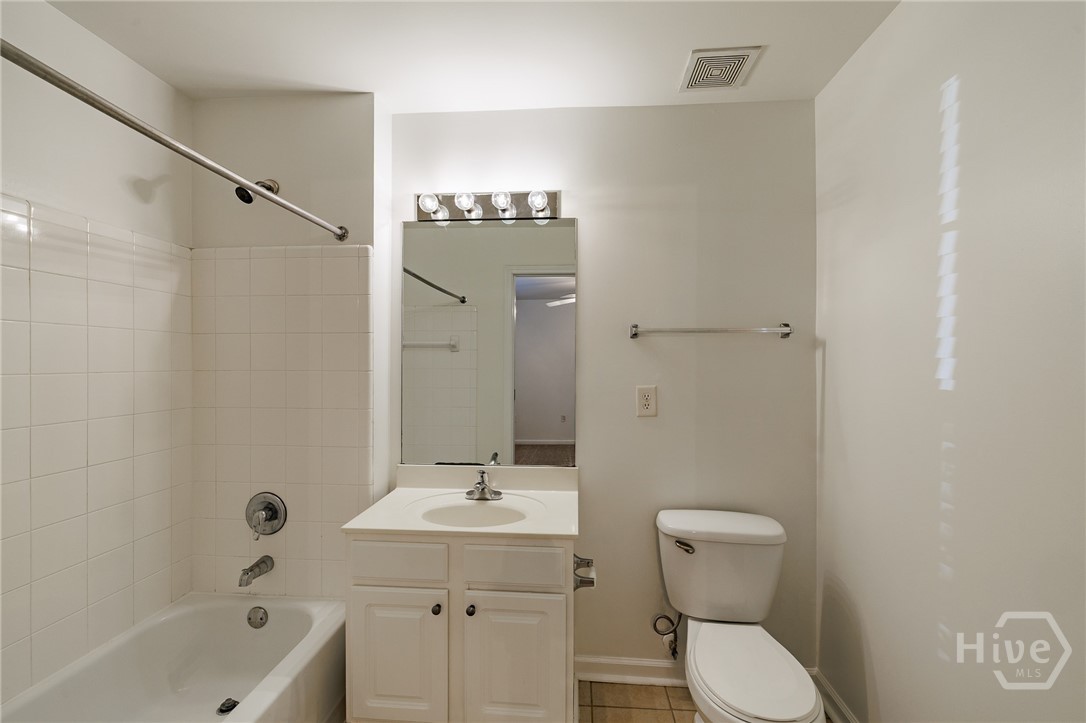 1035 Barnett Shoals Road 1010