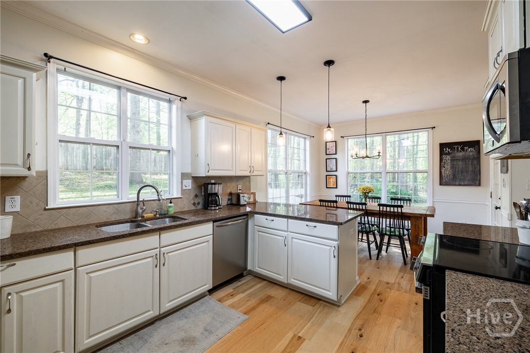 171 Rivercliff Drive