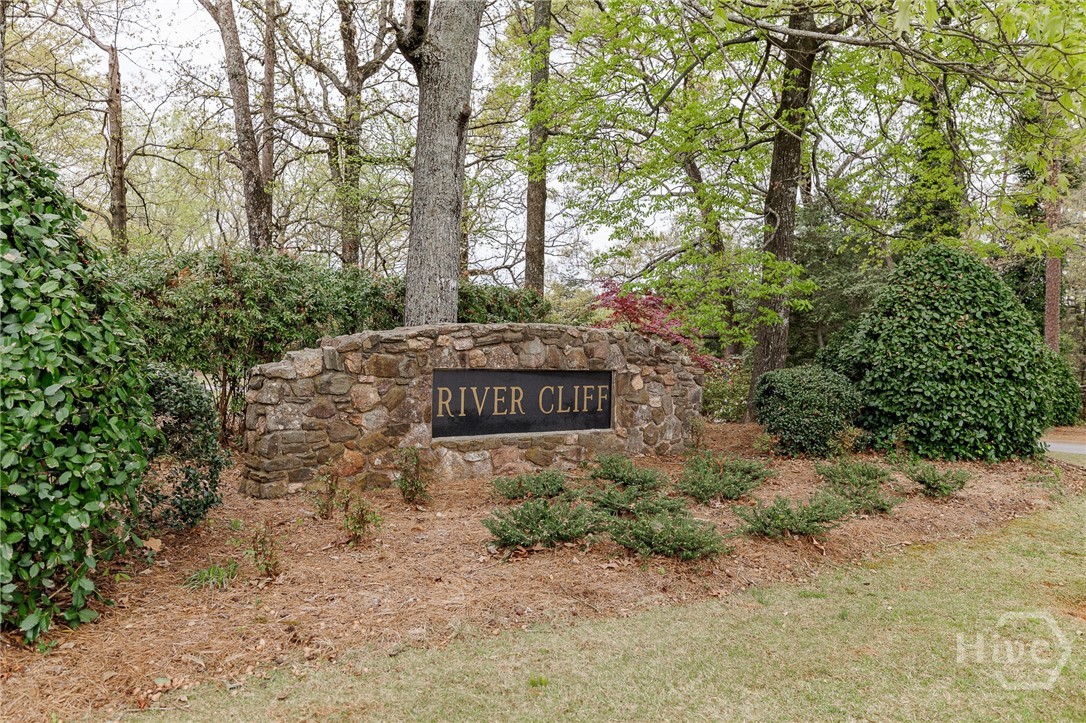 171 Rivercliff Drive