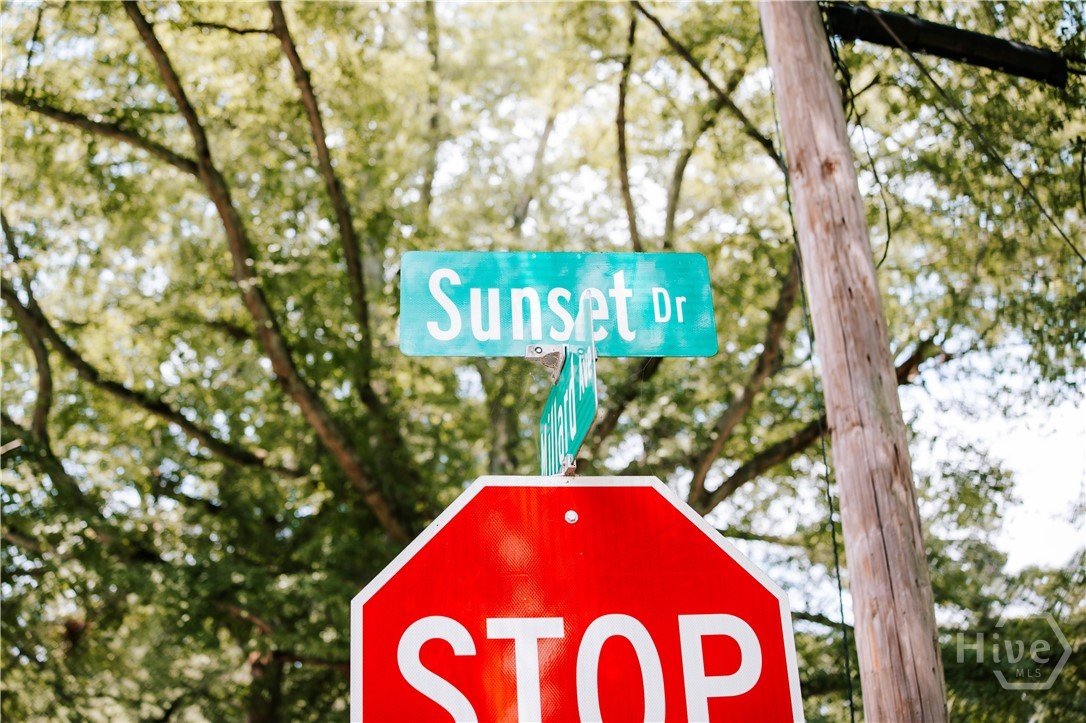 406 Sunset Drive
