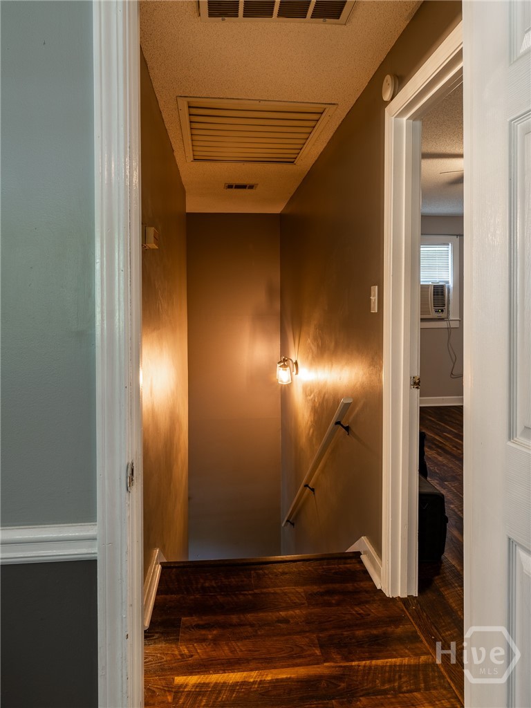 11 Lauri Lane