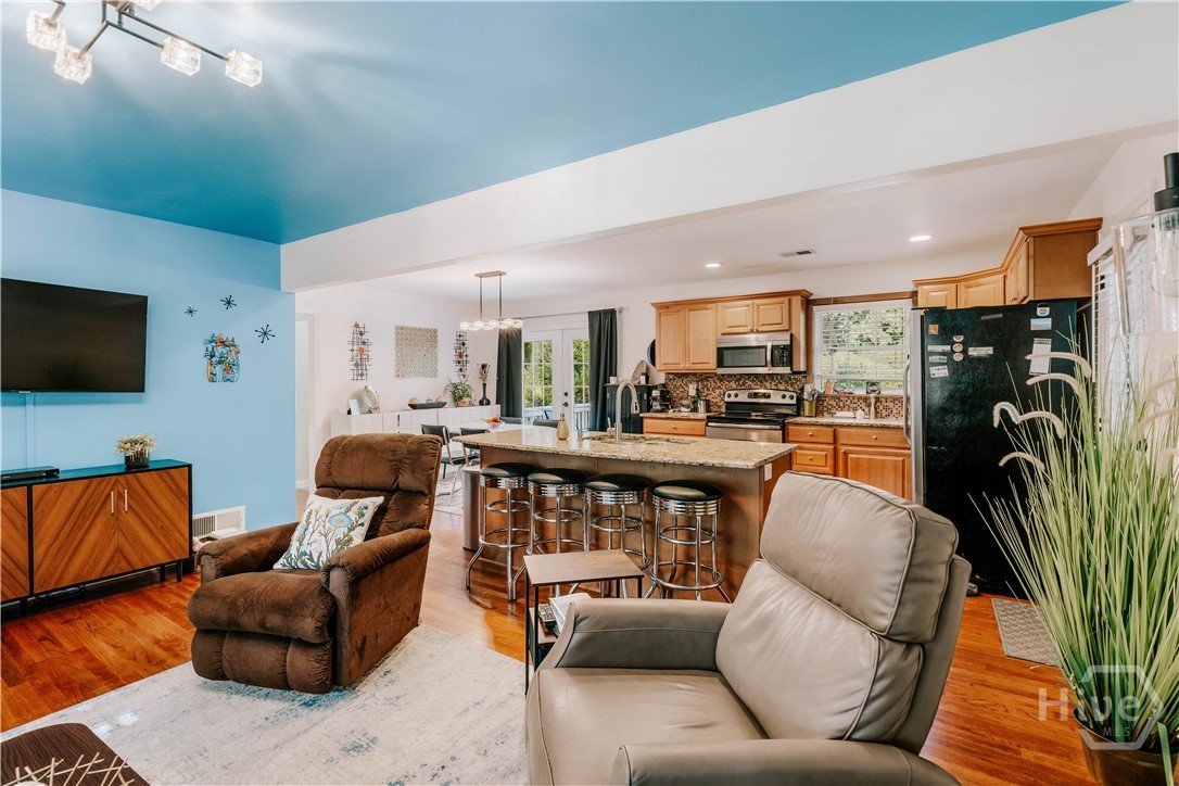 255 Caroline Avenue