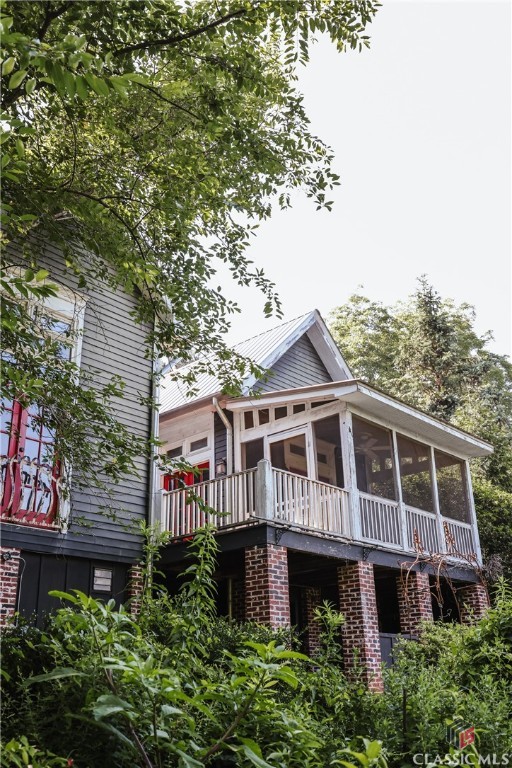 564 Pulaski Street