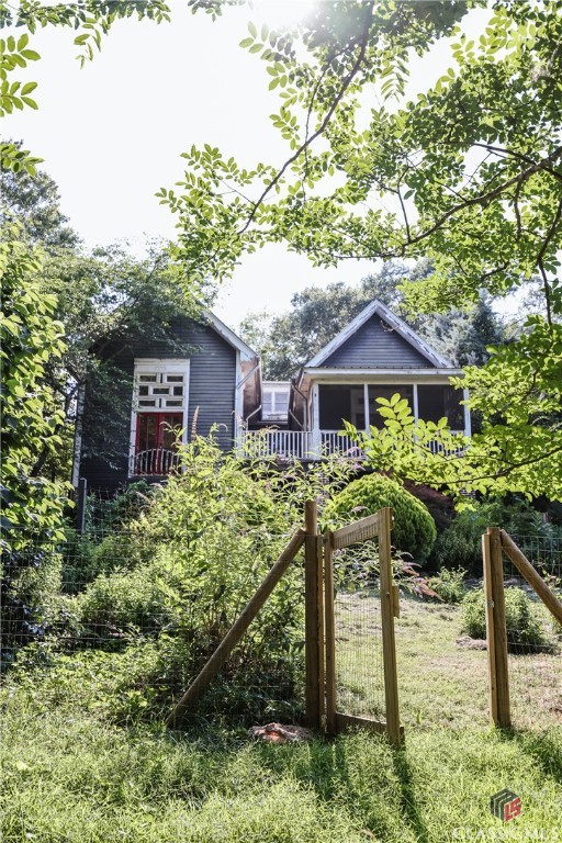 564 Pulaski Street