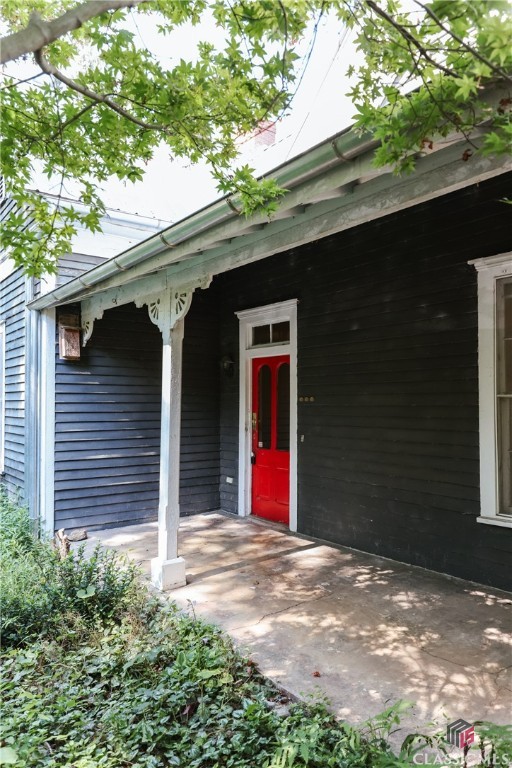 564 Pulaski Street