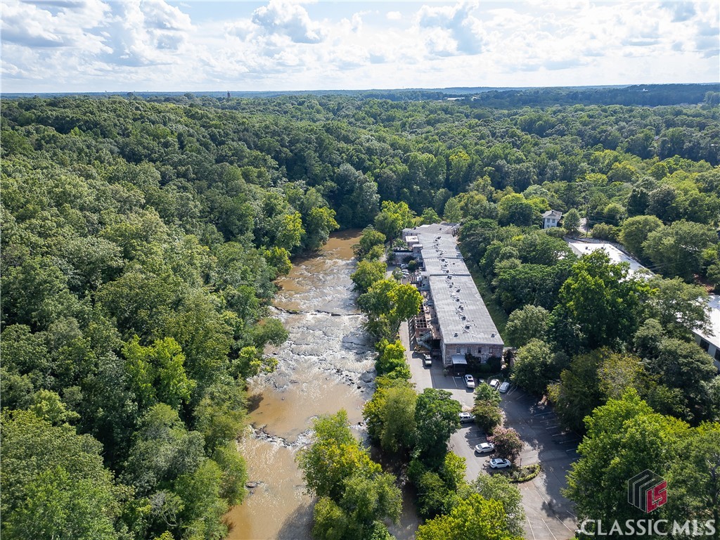 585 White Circle 508