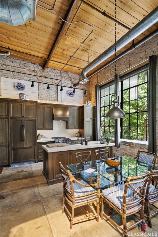 585 White Circle 508