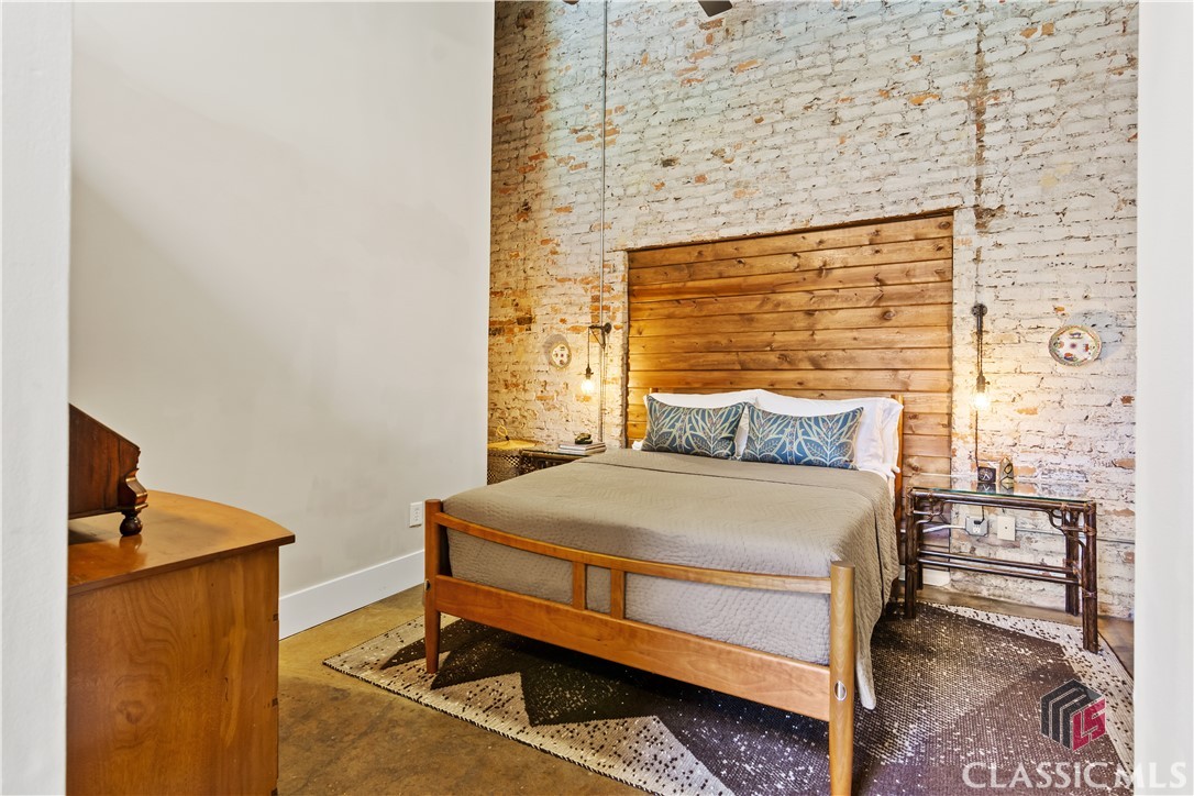 585 White Circle 508