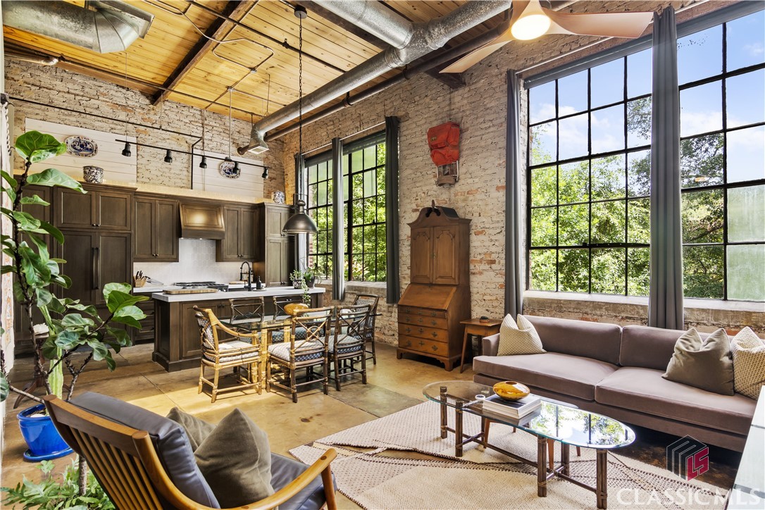 585 White Circle 508