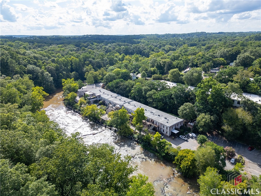 585 White Circle 508