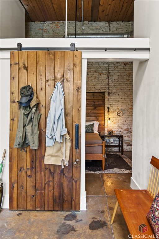 585 White Circle 508