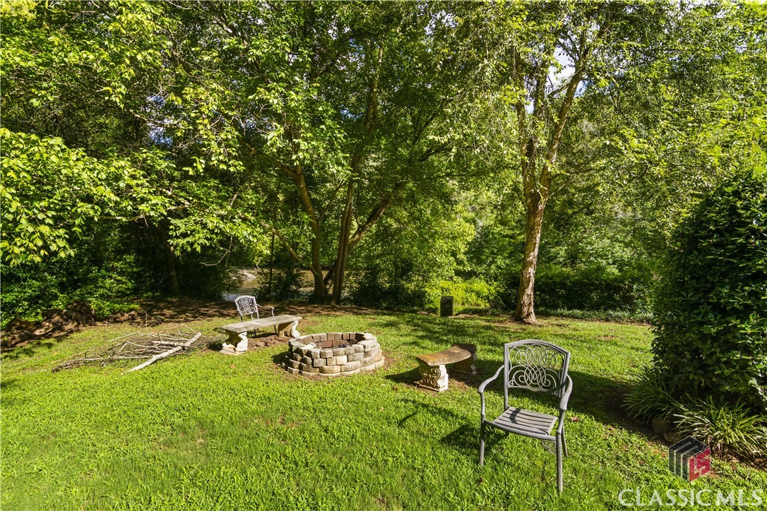 585 White Circle 508