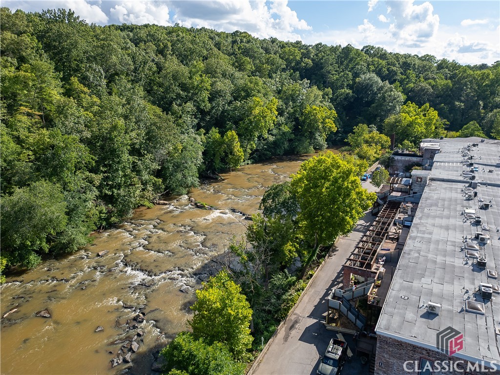 585 White Circle 508