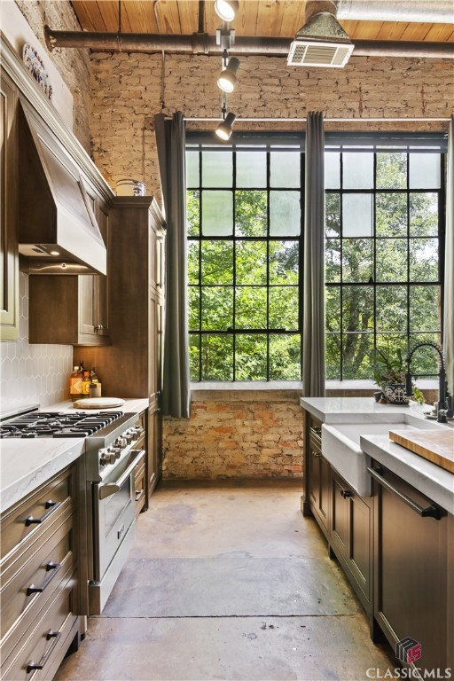 585 White Circle 508