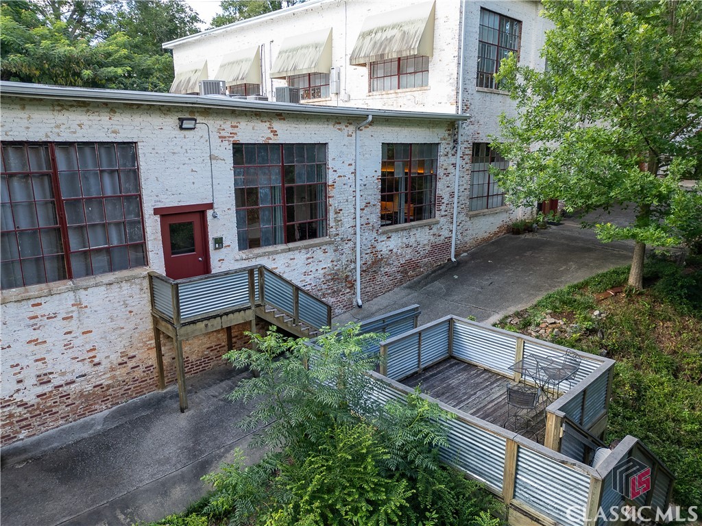 585 White Circle 508