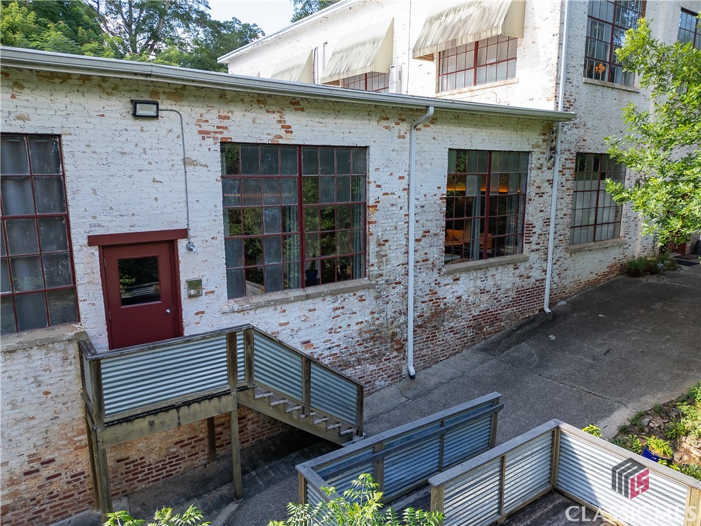 585 White Circle 508