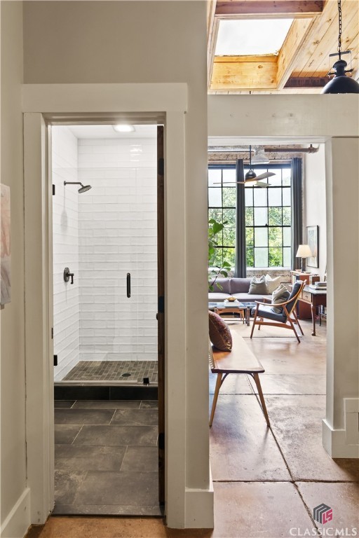 585 White Circle 508