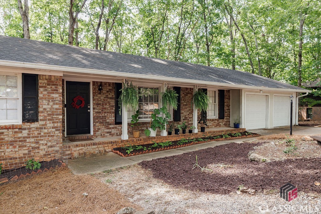 387 Richard Way